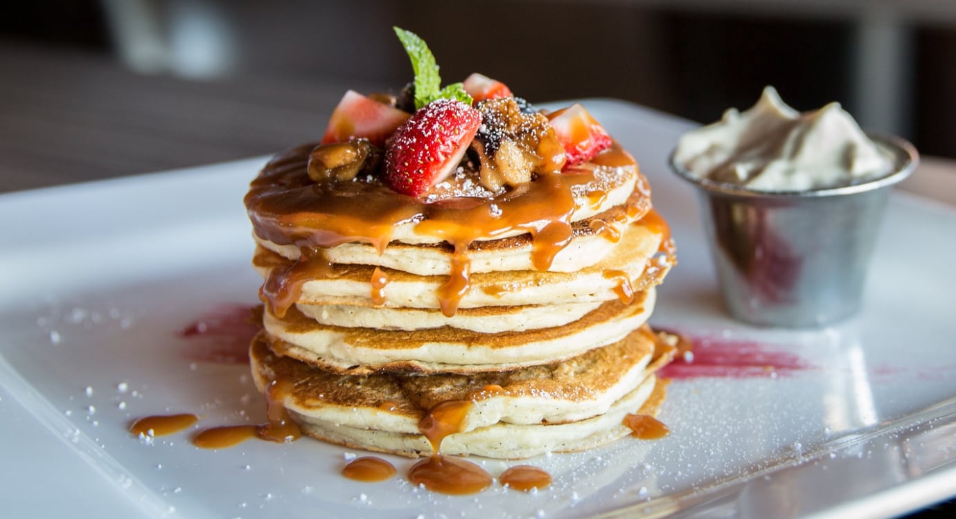 palacinky-ovoce-krem-snidane-bilkoviny